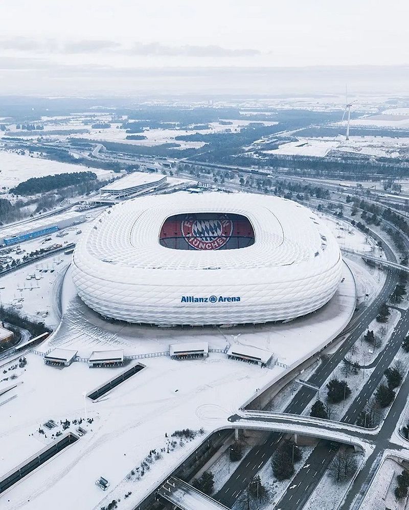 Allianz Arena với thiết kế độc đáo