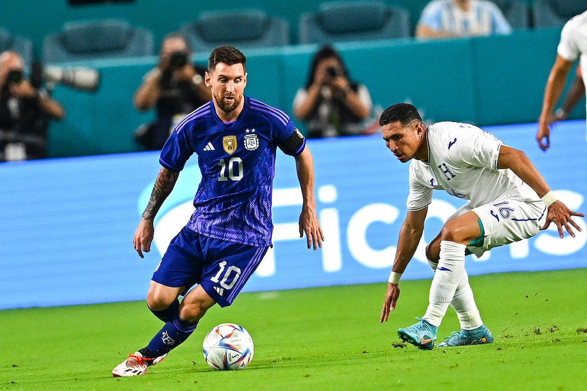 Lionel Messi - Thiên tài bóng đá Argentina