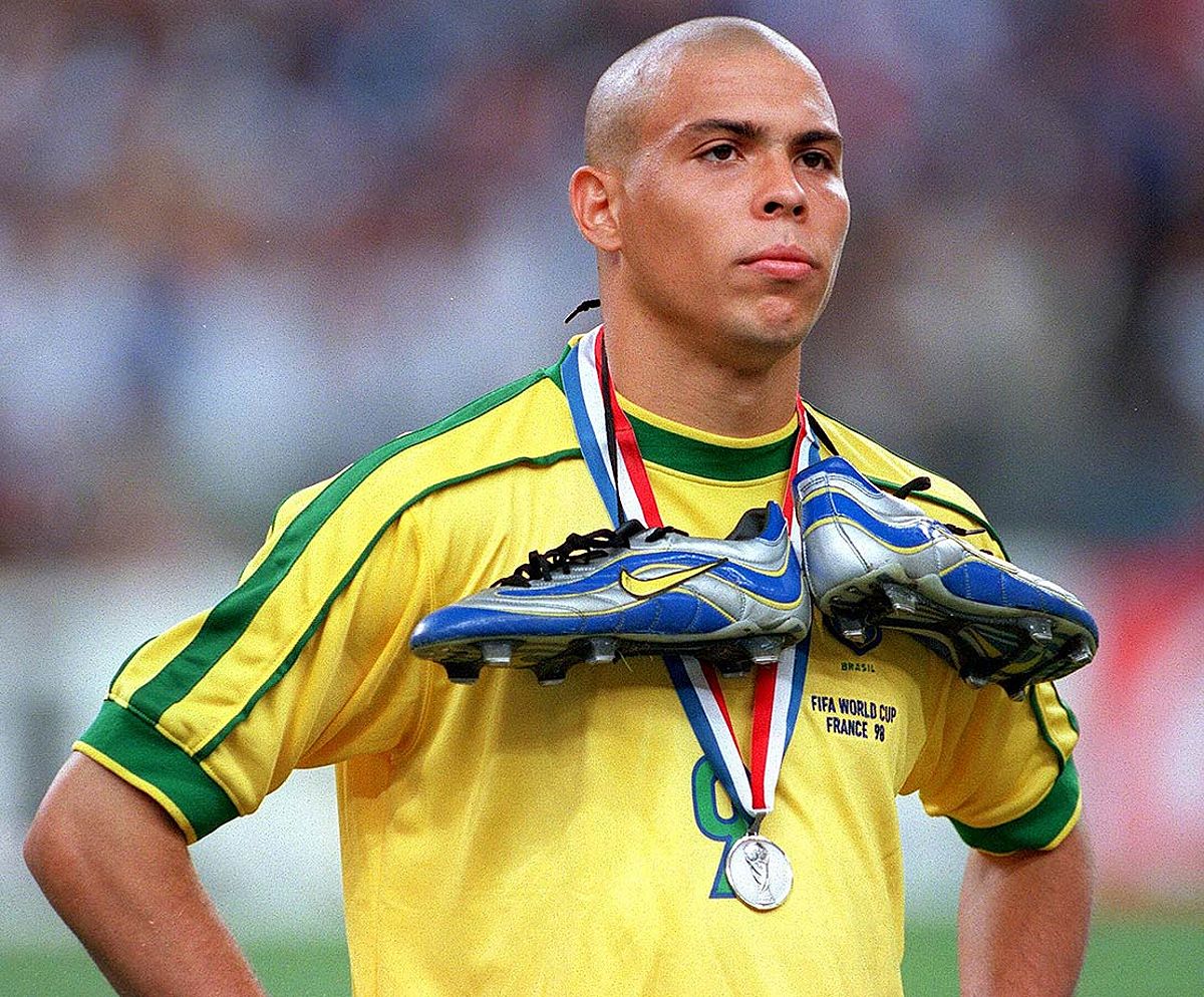 Ronaldo De Lima - Huyền thoại bóng đá Brazil